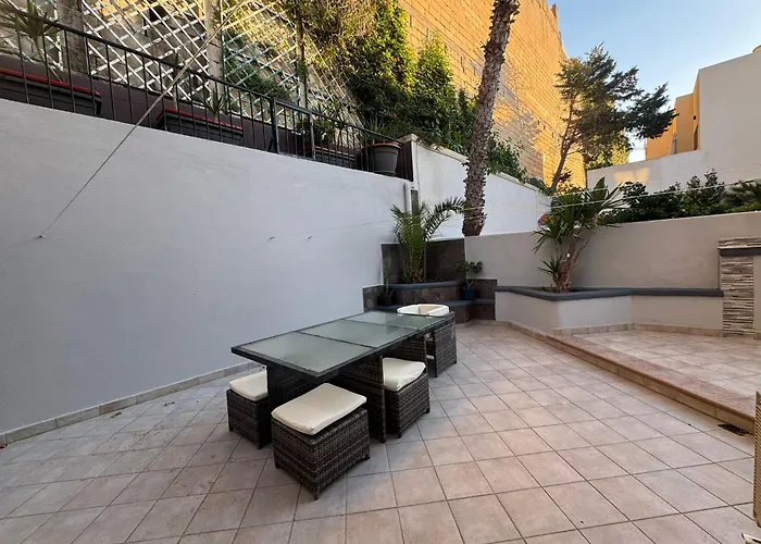 Entire 3 Bedroom Home With Terrace In St Julians - Near Spinola Bay